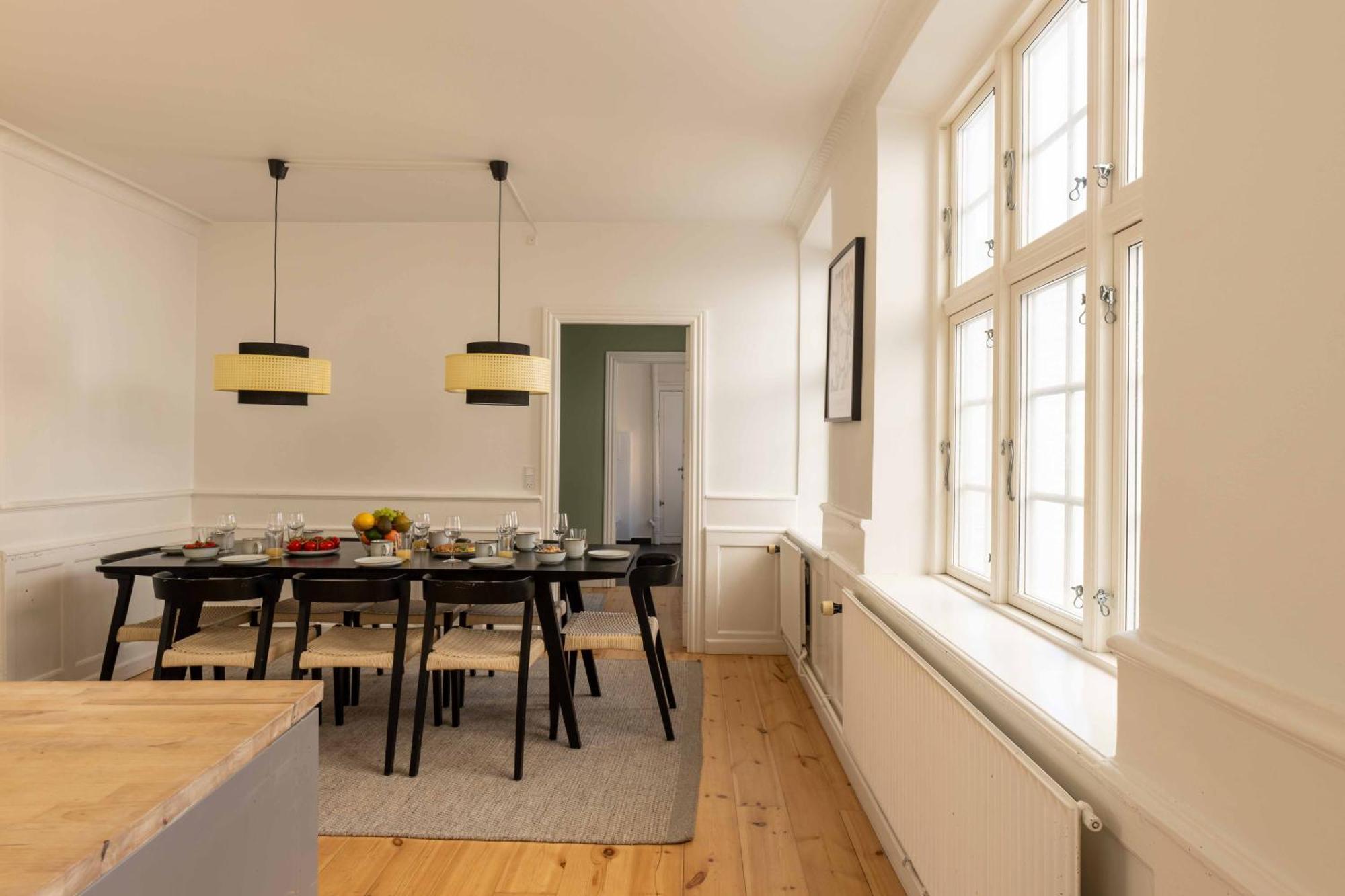 Apartment Big 4 Bedroom With Bathtub By Cph Hall Square *