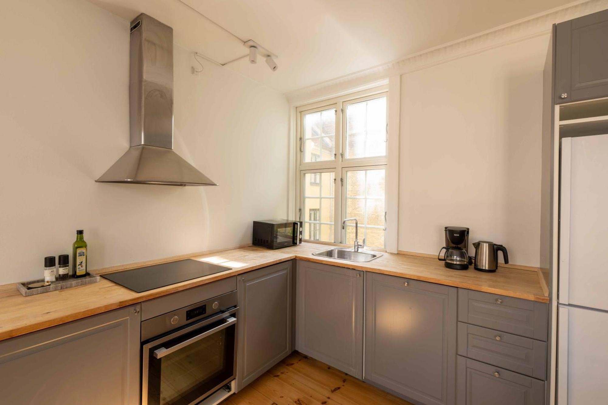 Big 4 Bedroom With Bathtub By Cph Hall Square Apartment